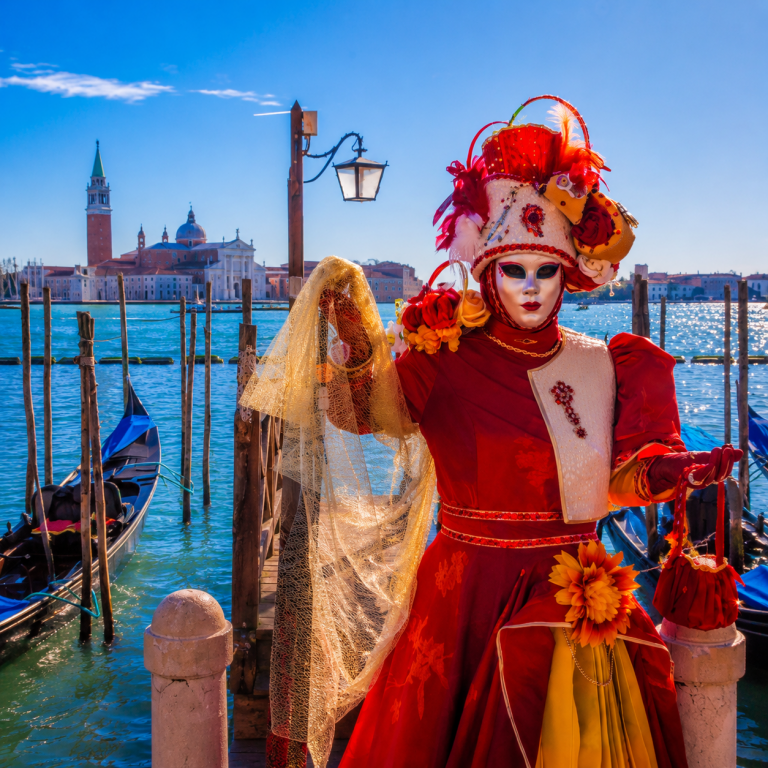 costume-carnaval-gondoles-lagune-venise