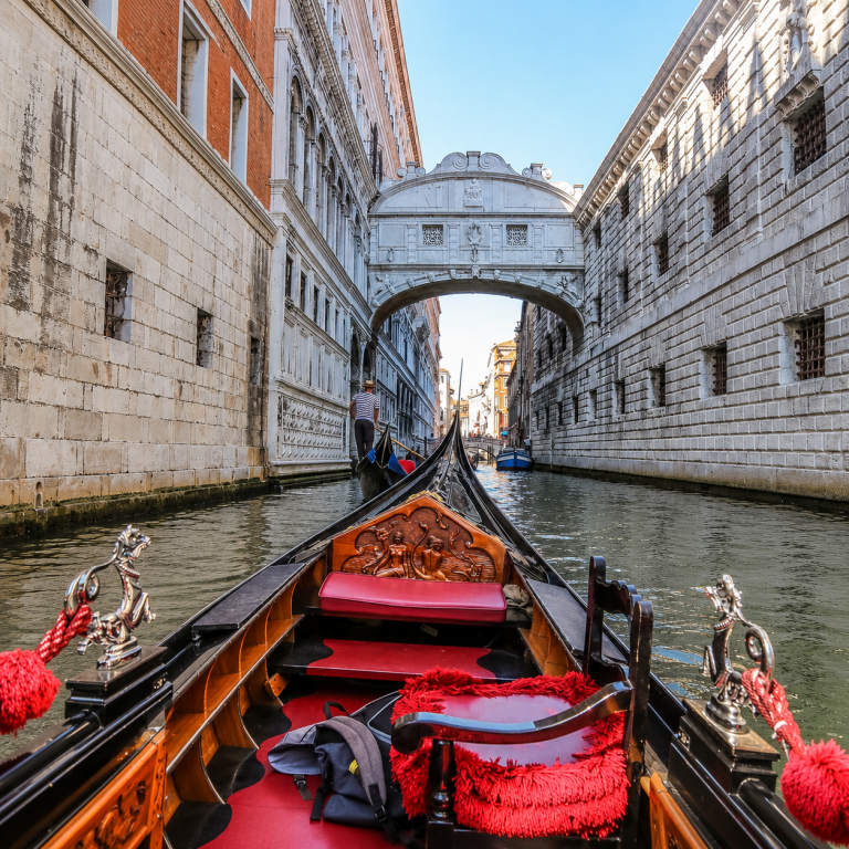 pont-des-soupirs-gondole-venise
