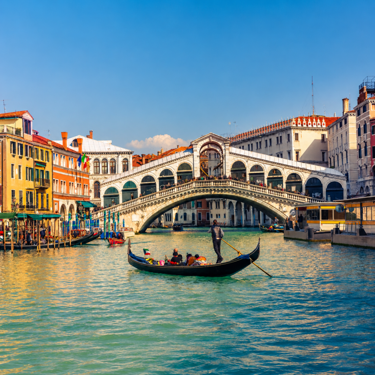 pont-rialto-gondole-grand-canal-venise