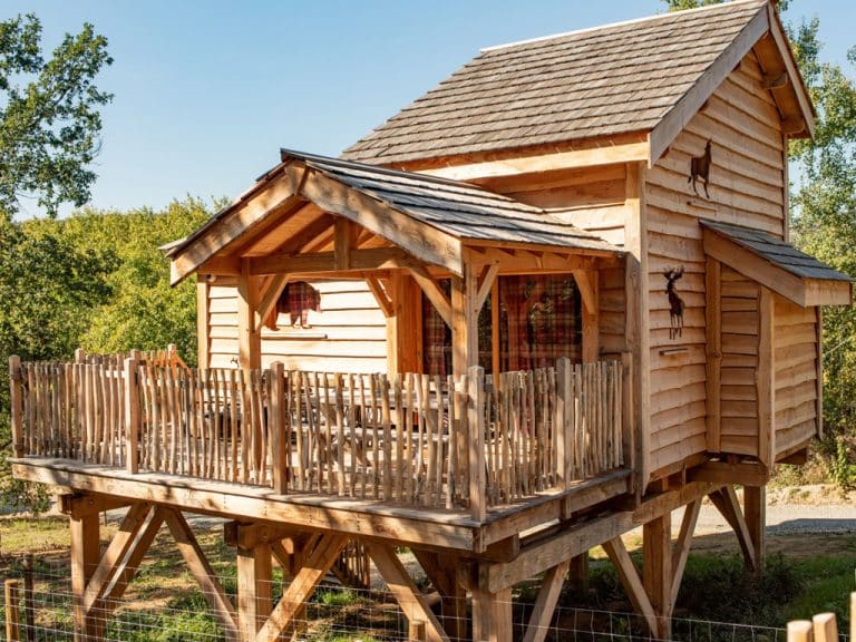 cabane-tribu-exterieur-peaugres