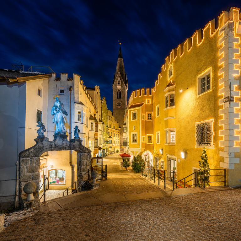bressanone-vieille-ville-illuminee-noel-tyrol-du-sud