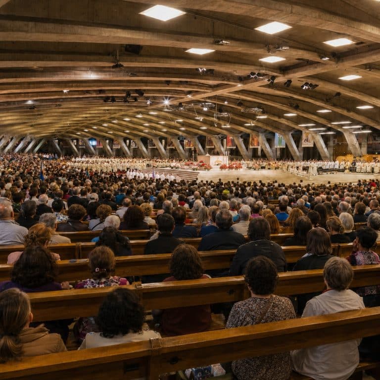 basilique-saint-pie-x-messe-internationale